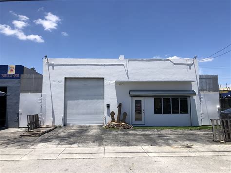 Search industrial and warehouse property for lease and view the Market Overview section below for local stats and insight. . Warehouse for rent in miami